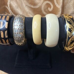 Chic Gold and Black Bracelet Collection‎